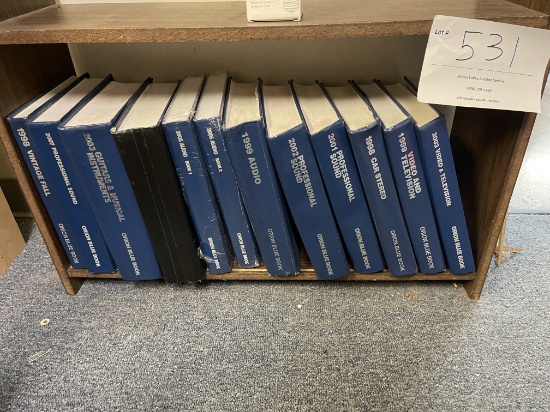 Set Of Blue Manuals - Stereo, Audio Visual, Television, Car Stereo, Guitars And Musical Instruments