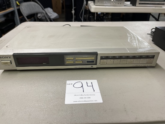 Sony Quartz Lock Digital Synthesizer