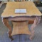 Oak end table w/shelf square top