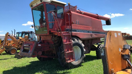 IH 1460 Combine