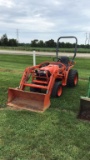 Kubota B710 Tractor w/LA352 Loader