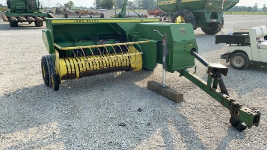 John Deere 336 Square Baler