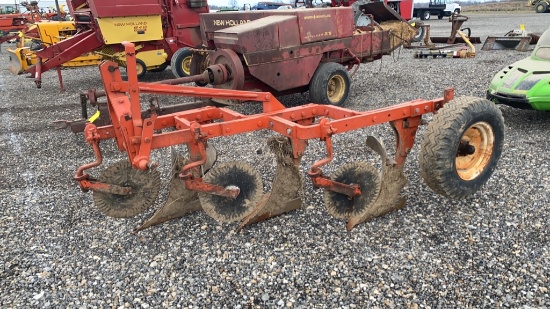 Allis Chalmers 3 Bottom Plow