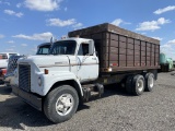 1972 International Fleet star F201 Grain Truck