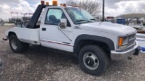 1998 Chevy 3500 4x4 wheel lift truck