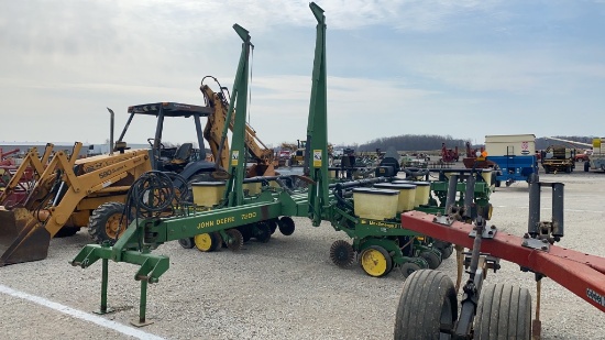 John Deere 7200 12 Row Planter