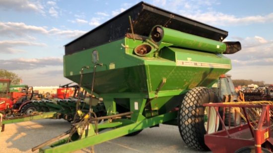 Unverferth 7000 Grain Cart