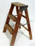 Wood 2-Step Ladder