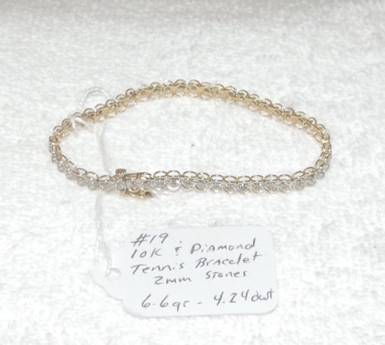 10 Kt. Gold and Diamond Tennis Bracelet