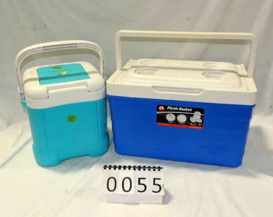 2 Igloo Coolers