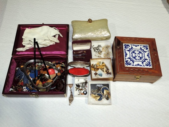 Costume Jewelry & Jewelry Box Lot