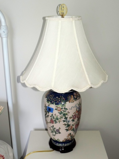 Floral Design Oriental Pottery Lamp