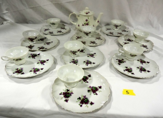 18 Pc Purple Flower Bone China Luncheon Set With A Teapot