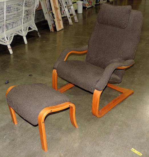 Modern Design Cantilever Upholstered Armchair With Stool