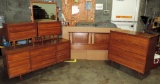 Harmony House 5 Pc Mid Century Modern Walnut Bedroom Set