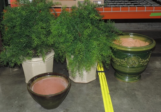 Lot Of 4 Ceramic Flower Pots