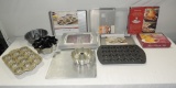Large Lot Kitchen Bakeware