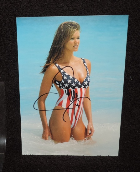 Autographed 6x8.25 Photo of Elle Macpherson