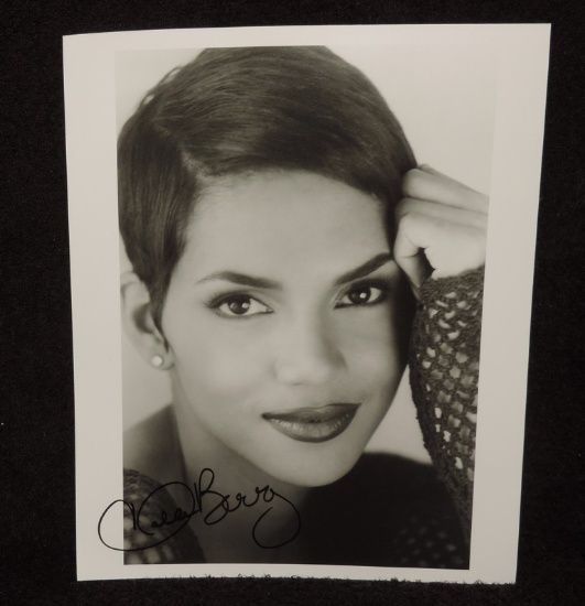 Autographed 8x10 Photo of Halle Berry