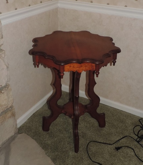 Walnut Victorian Wood Table
