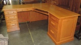 WINNERS ONLY OAK 2 PIECE CORNER UNIT DESK SET