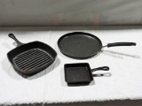 2 Cast Iron Skillets & Grilling Pan