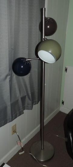 Newer Modern-Style 3 Head Floor Lamp