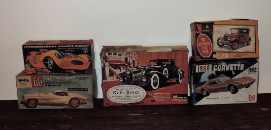 Lot of 5 vintage toy models