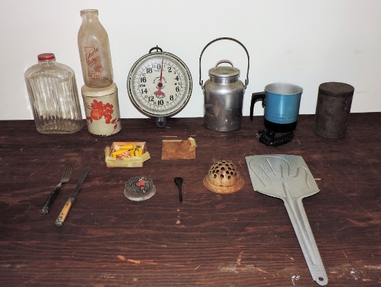 Lot of vintage kitchen items