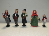 Highly Collectible Lot Of 5 Byers Choice Carolers