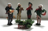 Highly Collectible Lot Of 4 Byers Choice Carolers