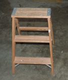 Werner 2-Foot Wood Ladder