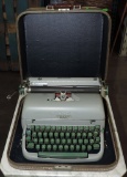 Remington Quick Hitter Typewriter In Case