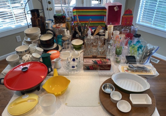 Huge Lot of Kitchen items