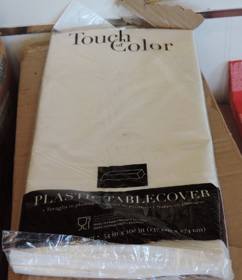 24 Touch Of Color Plastic Table covers