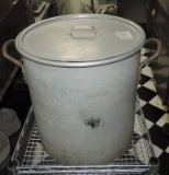 Large Aluminum Pot With Lid