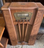 Vintage Floor Model  Radio