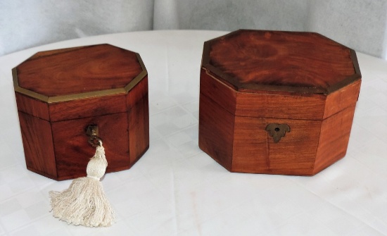 Pair of stackable Boxes