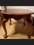 Mahogany Queen Anne Style End Table