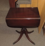 1940's Mahogany Dropleaf Table