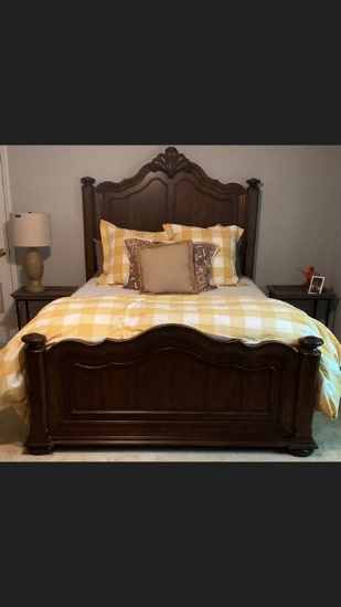Beautiful Queen Size Bedframe