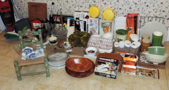 Lot Of Kitchen Items