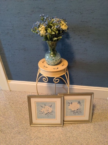 Round Plant Stand, Pictures and Flowers