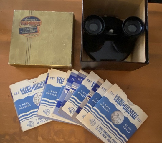 Vintage View Master with 11 "Wonders of the World" Reels