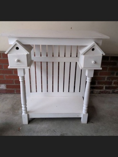 Birdhouse table