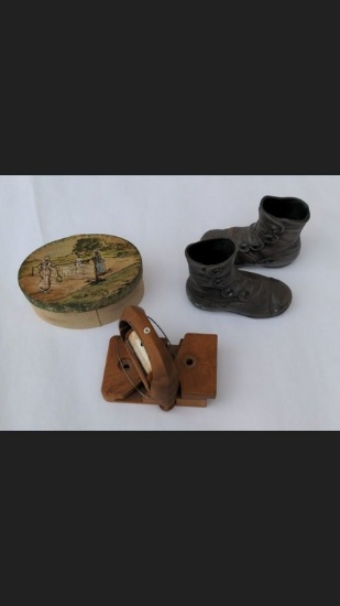 Vintage Sewing Box and Machine