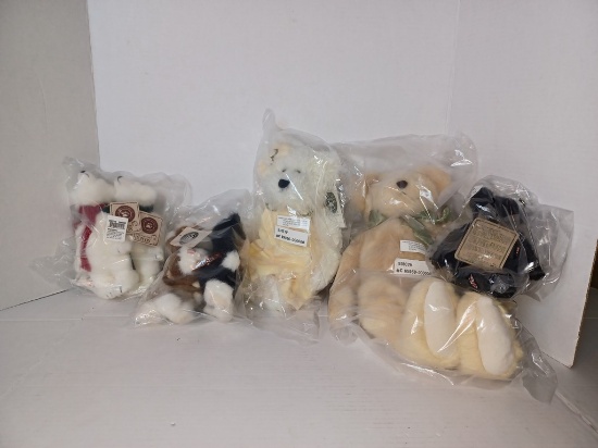 Lot of Boyd's Bears