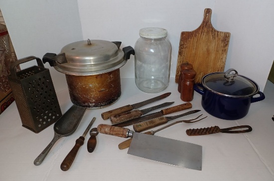 Lot of Kitchen Items