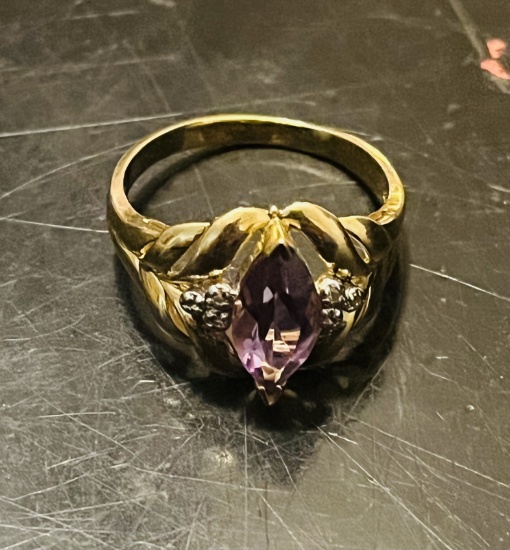 10Kt. Gold Amethyst Ring