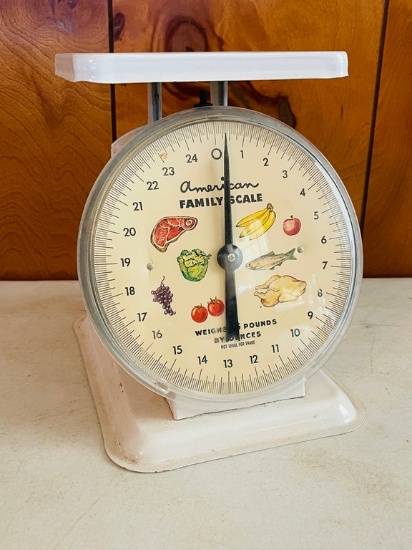 Vintage American Family Scale